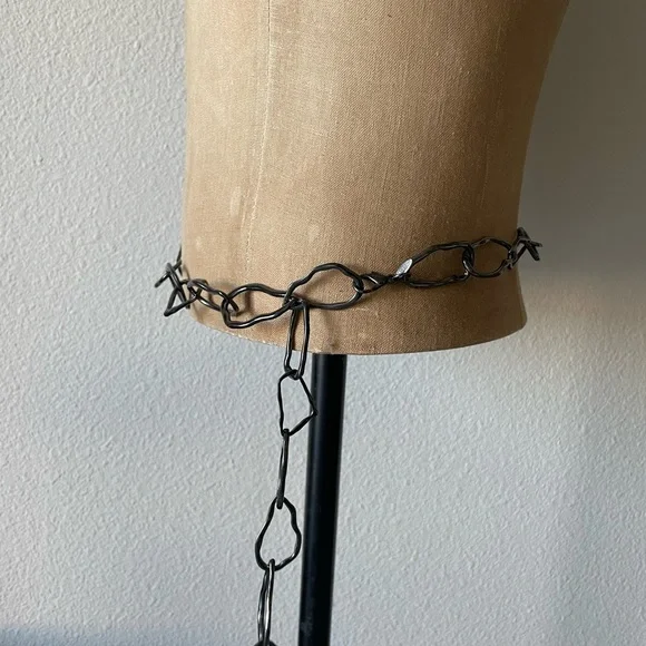 Black Chain Link Belt - Picture 7 of 13